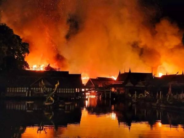 突发！泰国知名旅游景点发生严重火灾，暂无人员伤亡的报告
